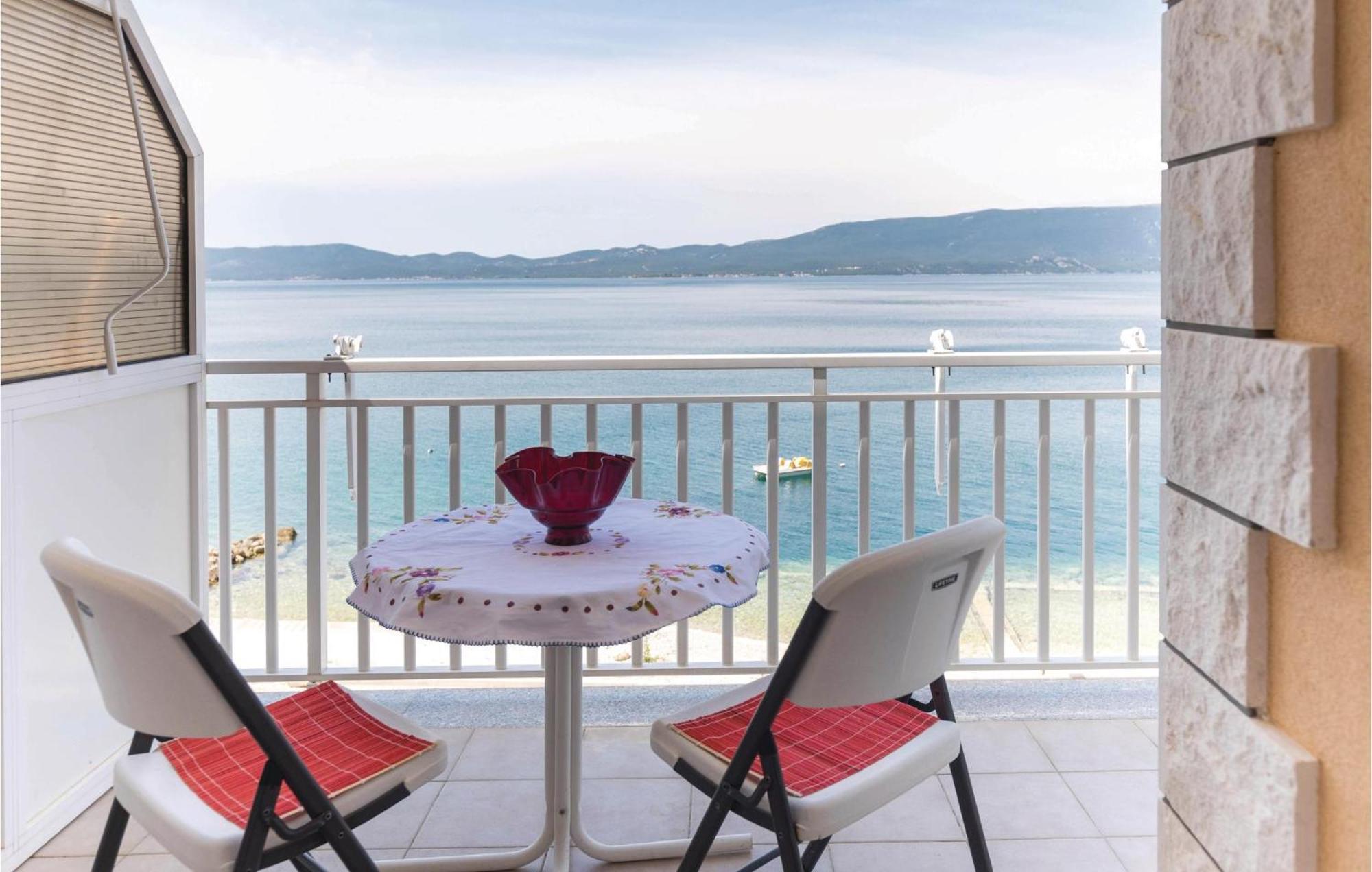 Awesome Apartment In Duba With Wifi Buitenkant foto