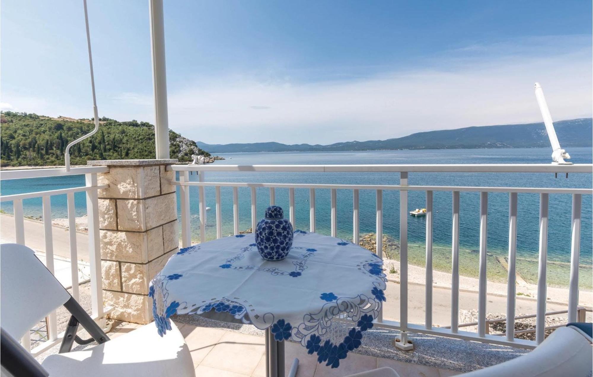 Awesome Apartment In Duba With Wifi Buitenkant foto